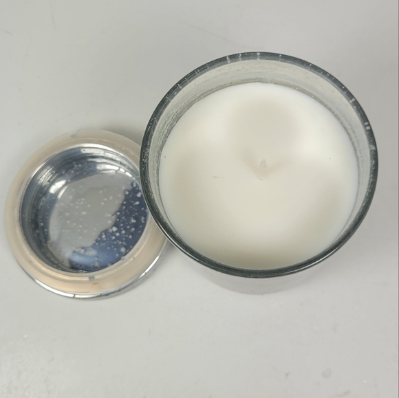 DW Home White Christmas Bath Soak - White and Gray - Picture 5 of 5